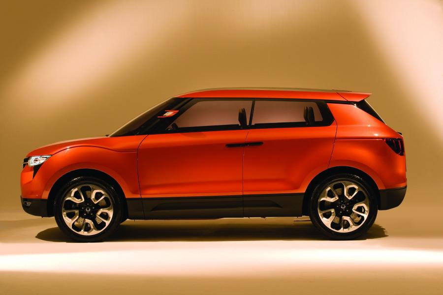  SsangYong XIV-1 Concept 2011 года  (фото 2 из 16)